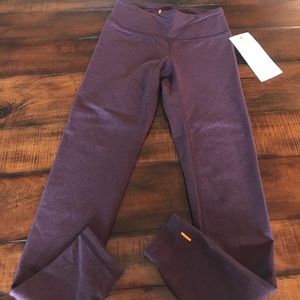 Maroon Lucy leggings💙 sz small. BNWT!!